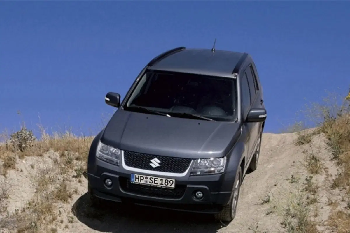 Suzuki Grand Vitara restyling (8)