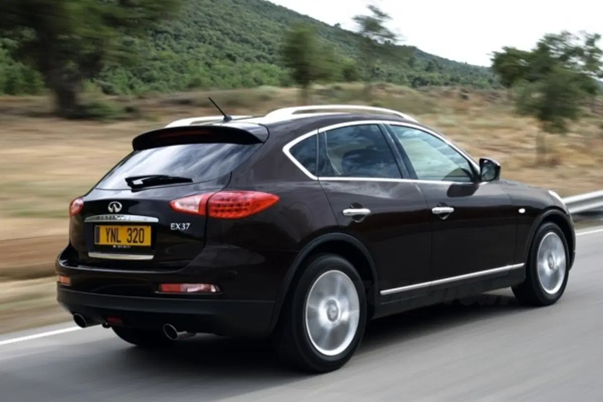 Infiniti EX37 (2)