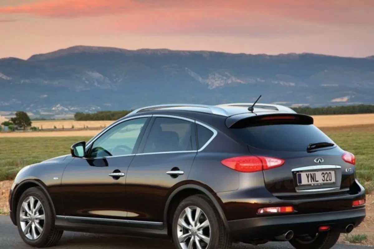 Infiniti EX37 (5)