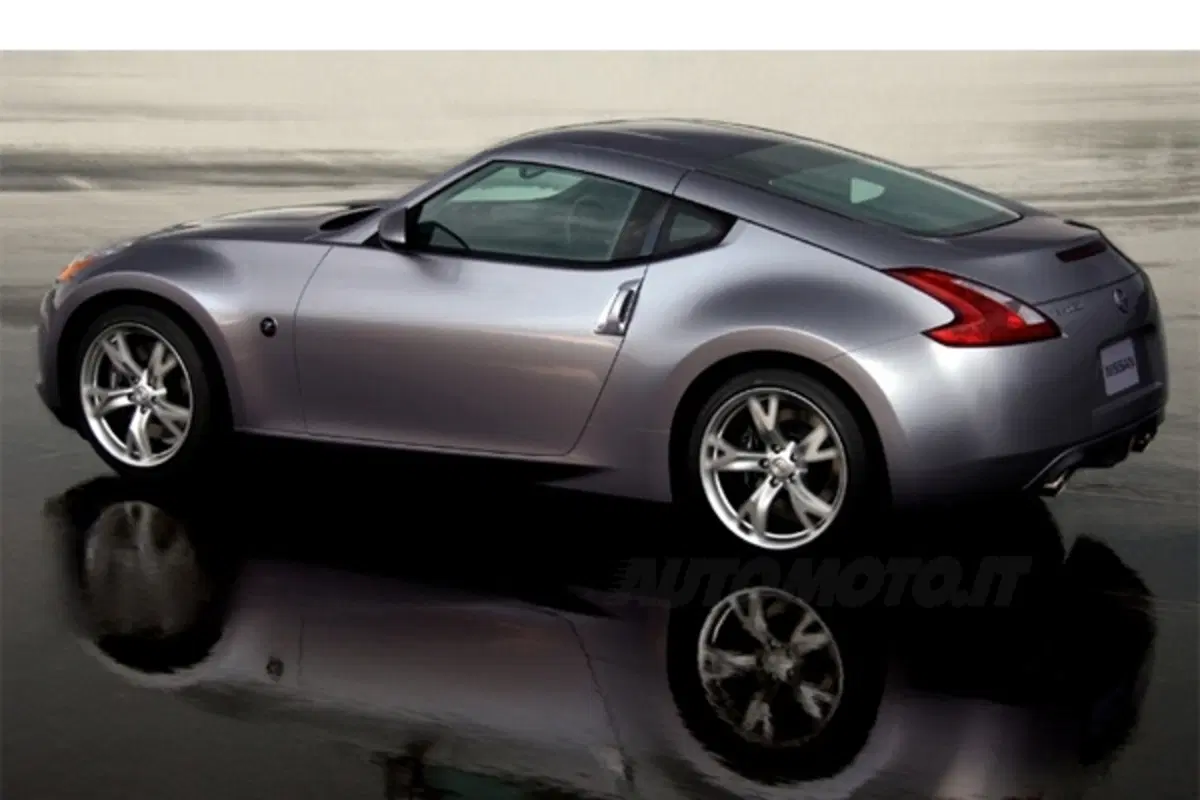 Nissan 370Z (2)