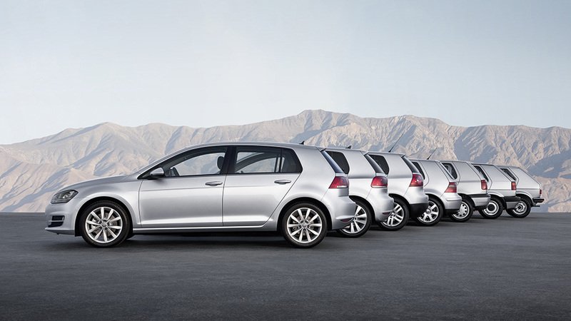 Volkswagen Golf, il restyling svelato a novembre