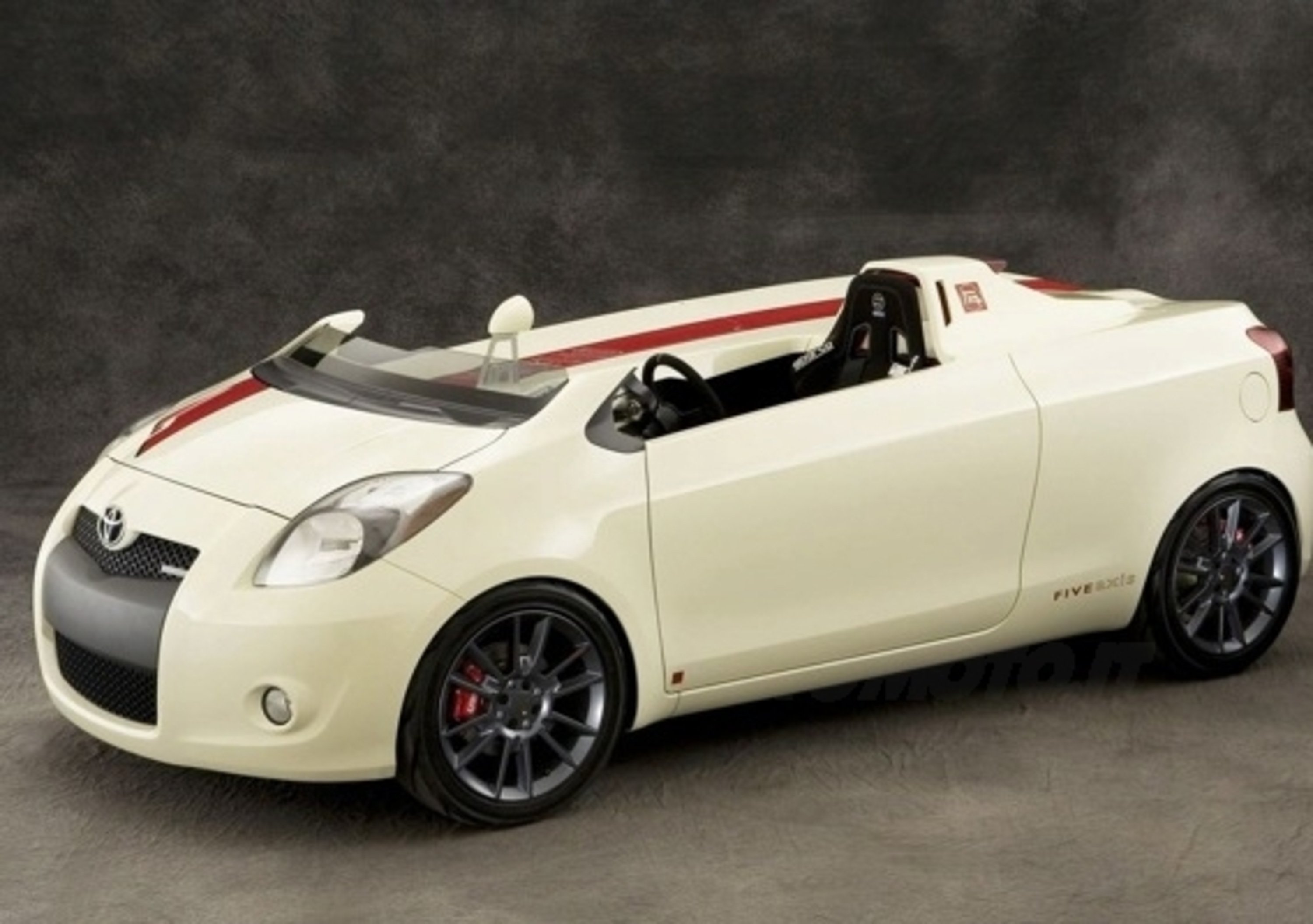 Toyota Yaris Club Concept Five Axis
