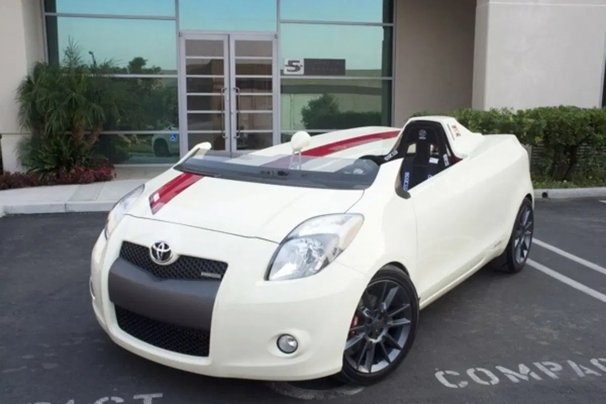 Toyota Yaris Club Concept Five Axis (2)