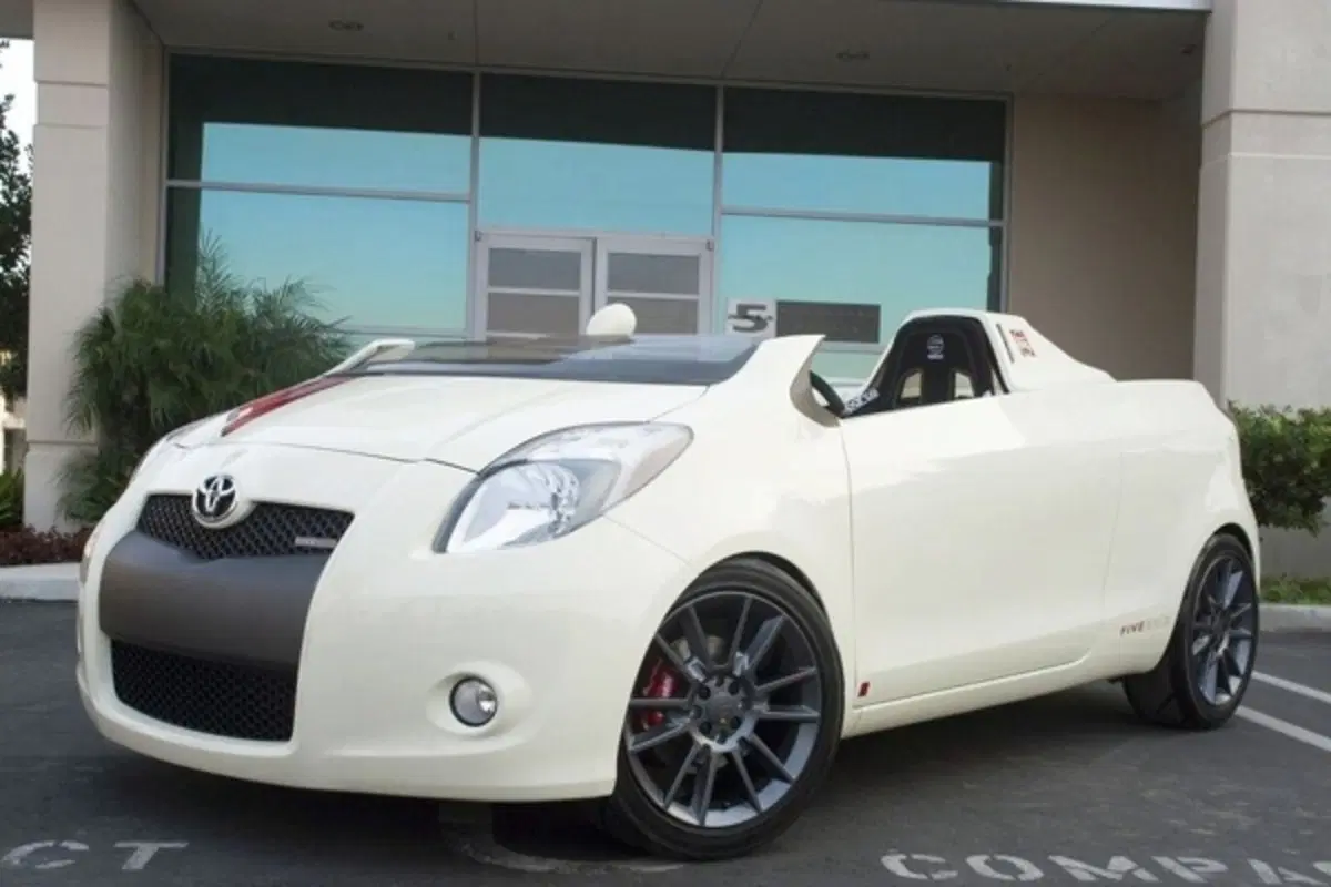 Toyota Yaris Club Concept Five Axis (4)