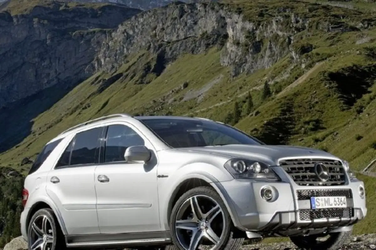 Mercedes ML63 Amg 10th Anniversary e Performance Studio (4)