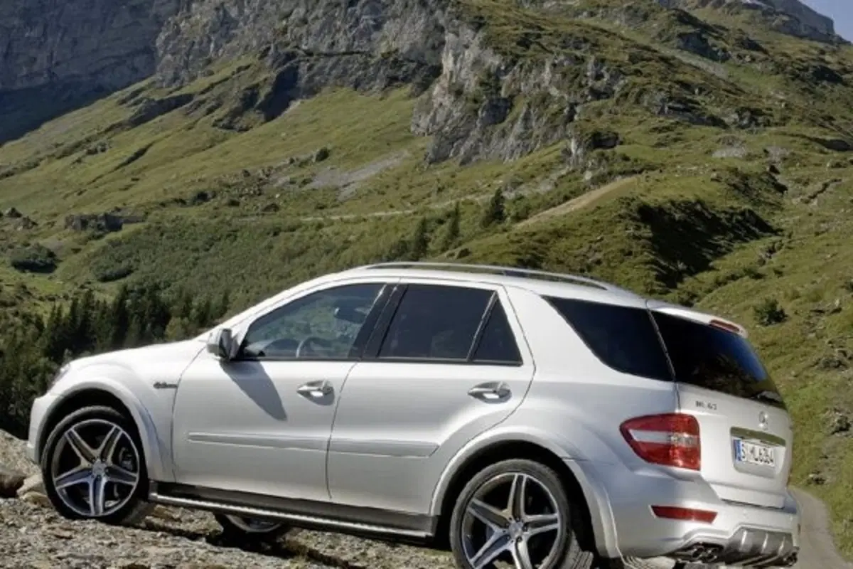 Mercedes ML63 Amg 10th Anniversary e Performance Studio (5)