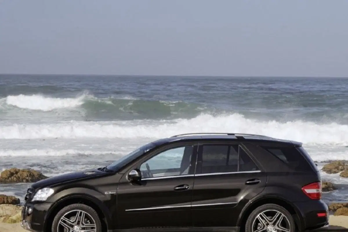 Mercedes ML63 Amg 10th Anniversary e Performance Studio (10)