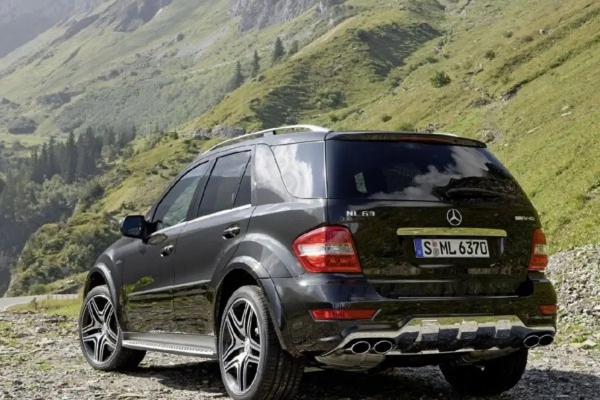 Mercedes ML63 Amg 10th Anniversary e Performance Studio (12)