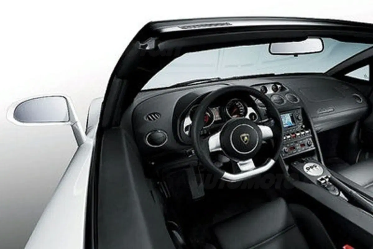 Lamborghini Gallardo LP560-4 Spyder (8)
