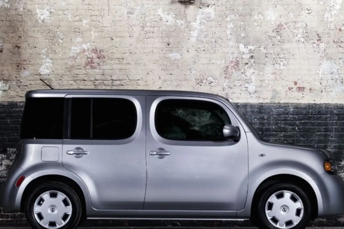 Nissan Cube (2)