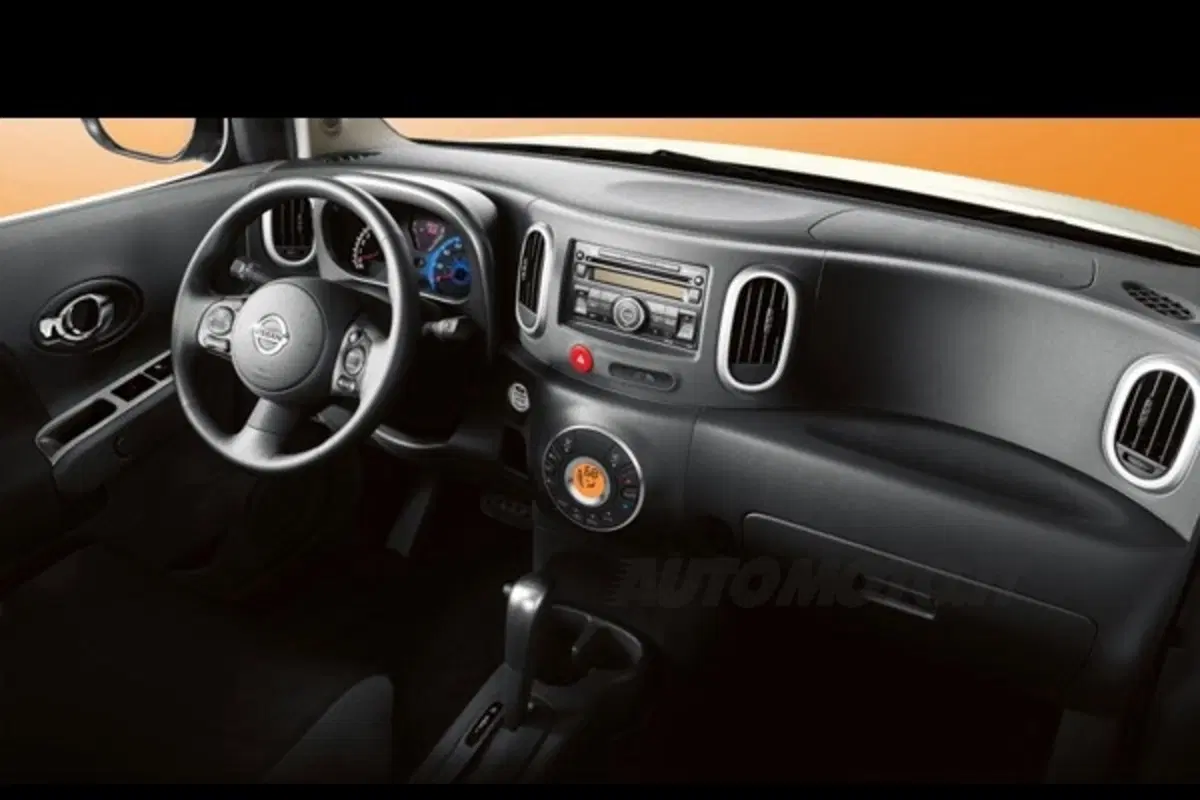 Nissan Cube (9)