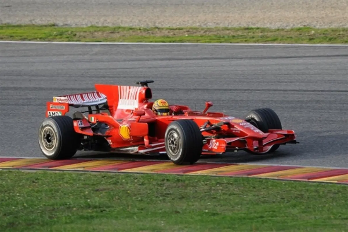 Valentino Rossi sulla Ferrari F2008 (3)