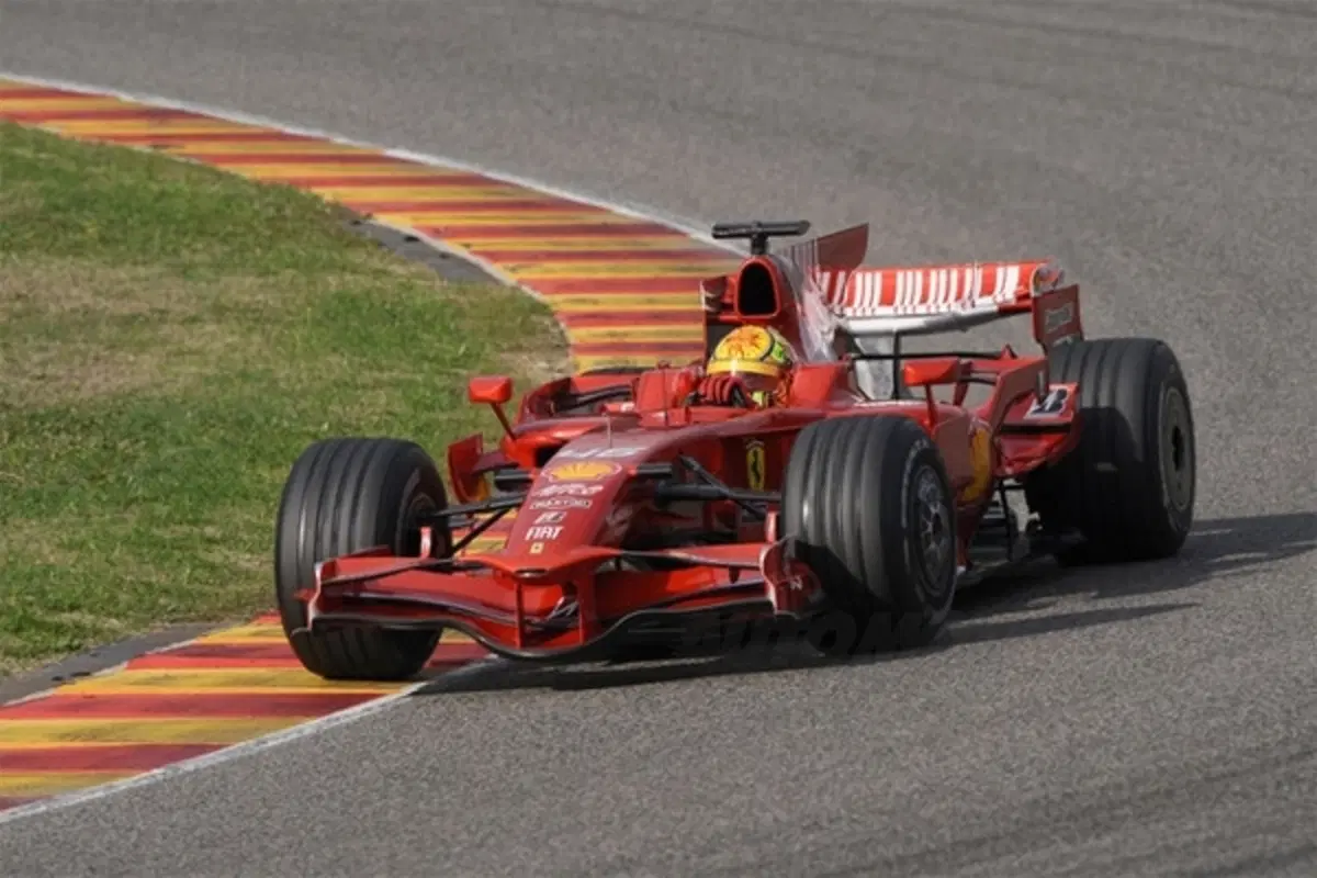 Valentino Rossi sulla Ferrari F2008 (5)