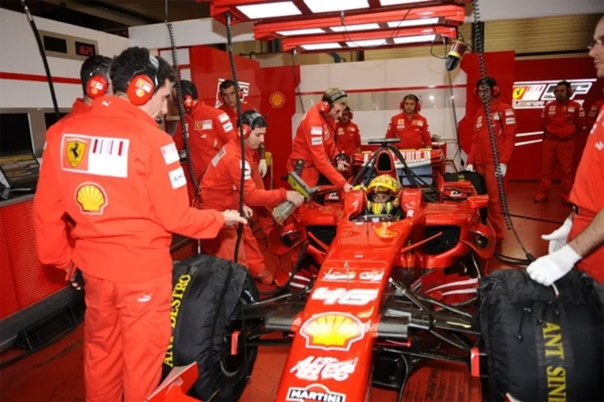 Valentino Rossi sulla Ferrari F2008 (7)