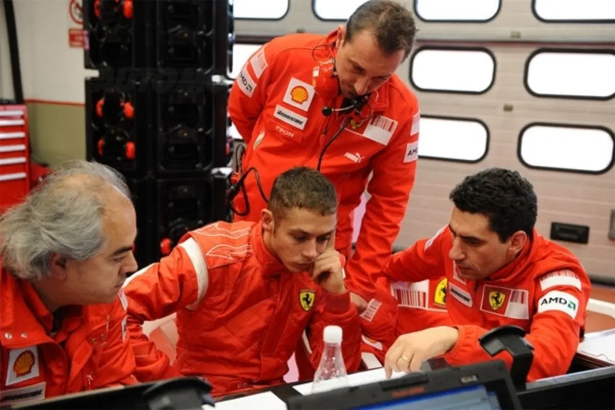 Valentino Rossi sulla Ferrari F2008 (8)