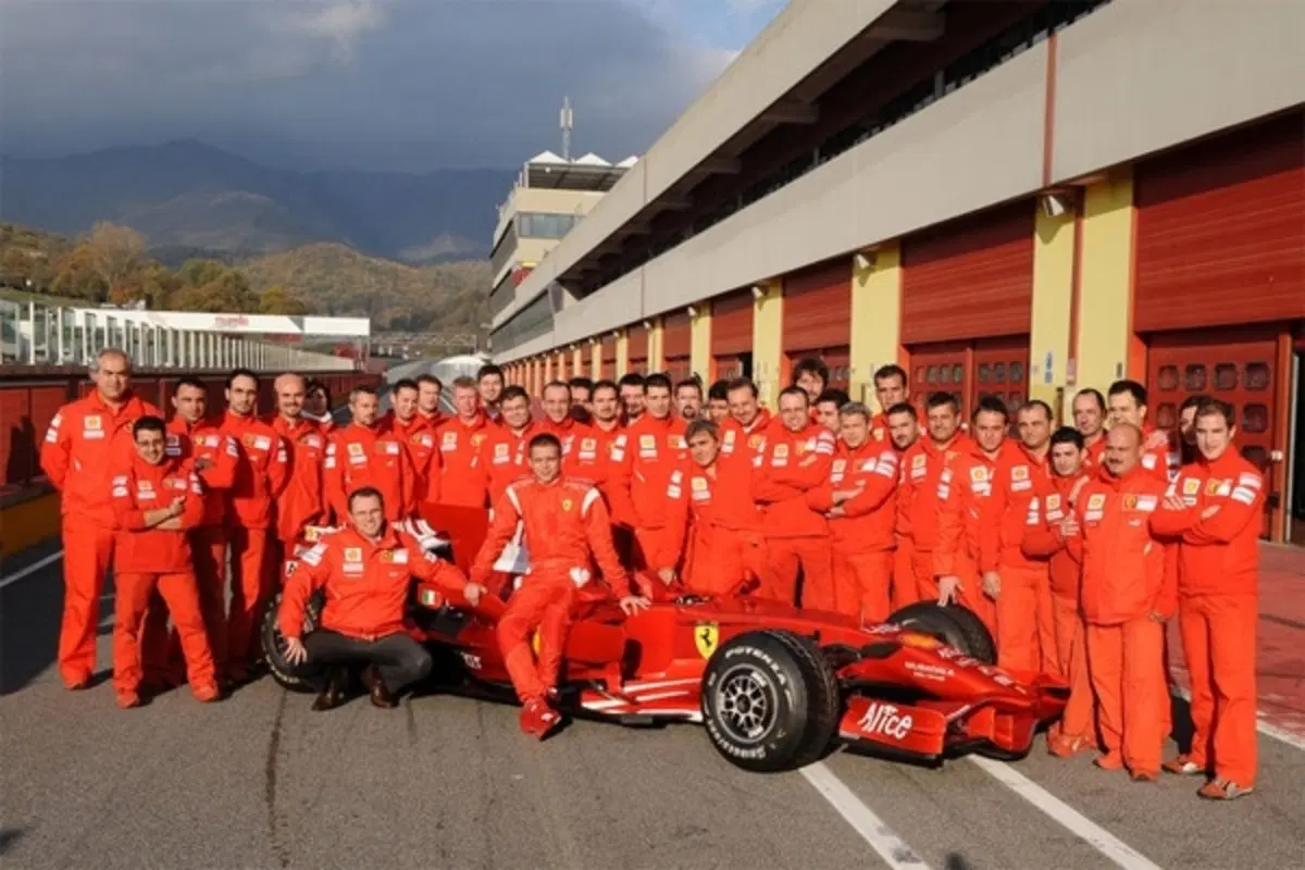 Valentino Rossi sulla Ferrari F2008 (9)