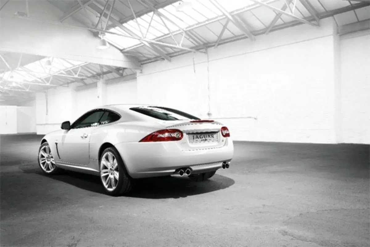 Nuova Jaguar XK-R (5)