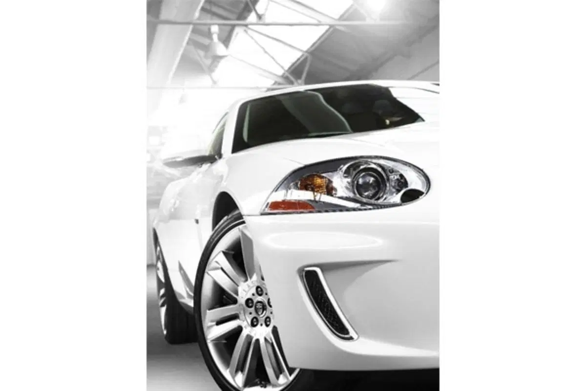 Nuova Jaguar XK-R (7)