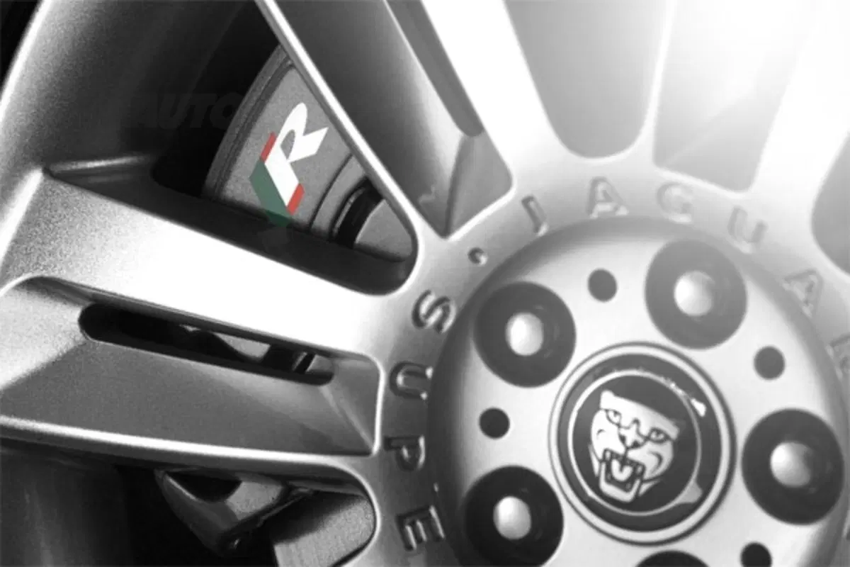 Nuova Jaguar XK-R (15)