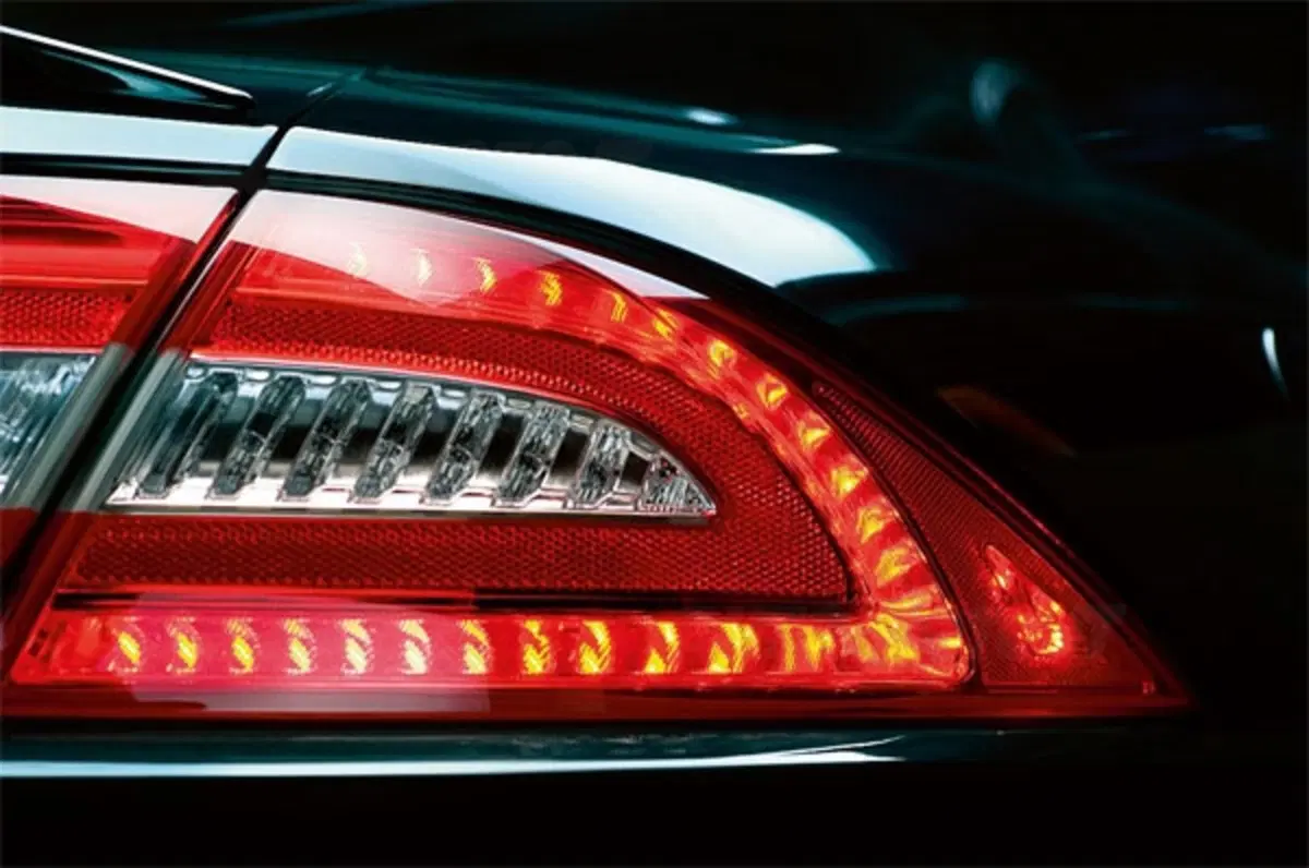 Nuova Jaguar XK-R (19)