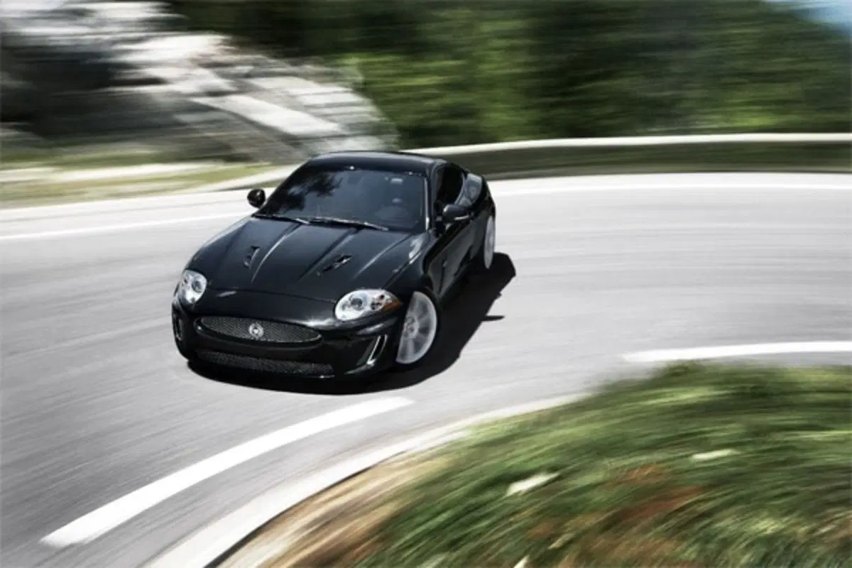Nuova Jaguar XK-R (22)