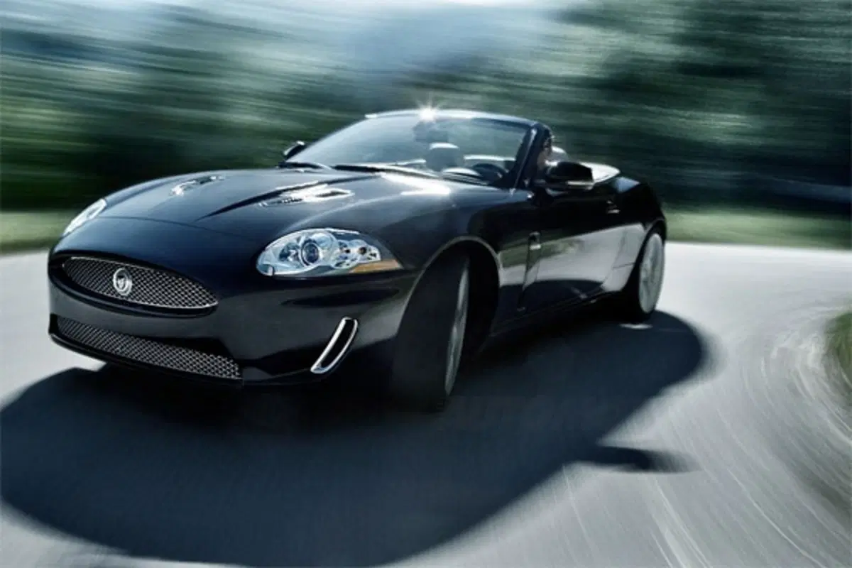 Nuova Jaguar XK-R (24)