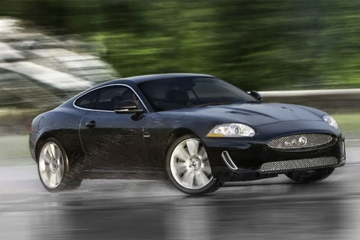 Nuova Jaguar XK-R (30)