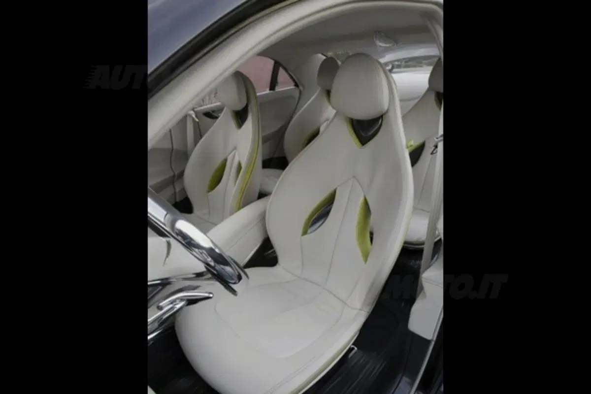 Chrysler 200C EV Concept (9)