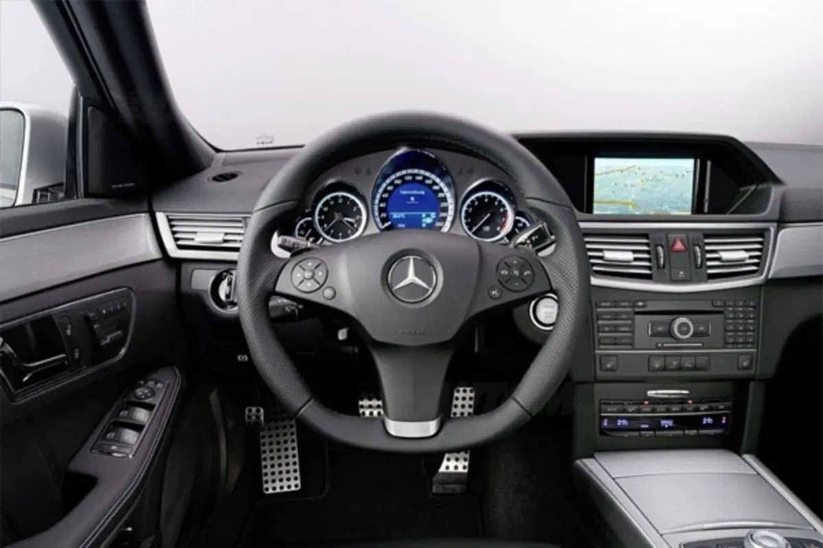 Mercedes Classe E Avantgarde AMG (6)