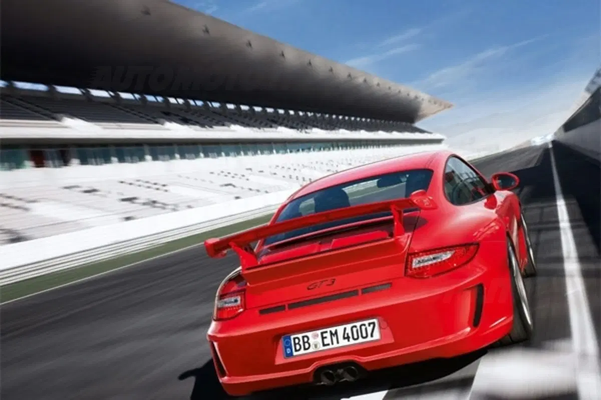 Porsche 911 GT3 restyling (2)