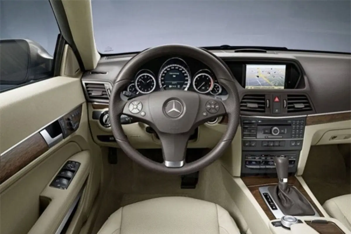Mercedes Classe E Coupè (6)