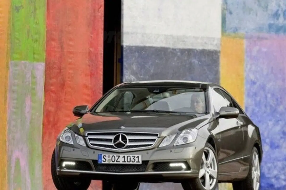 Mercedes Classe E Coupè (13)