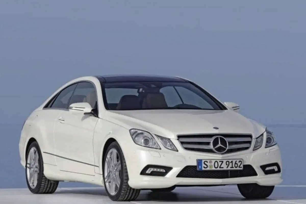 Mercedes Classe E Coupè (18)