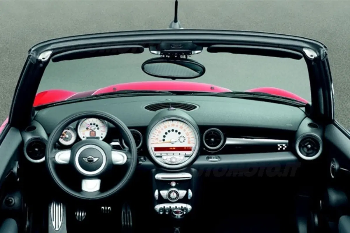 Mini John Cooper Works Cabrio (9)