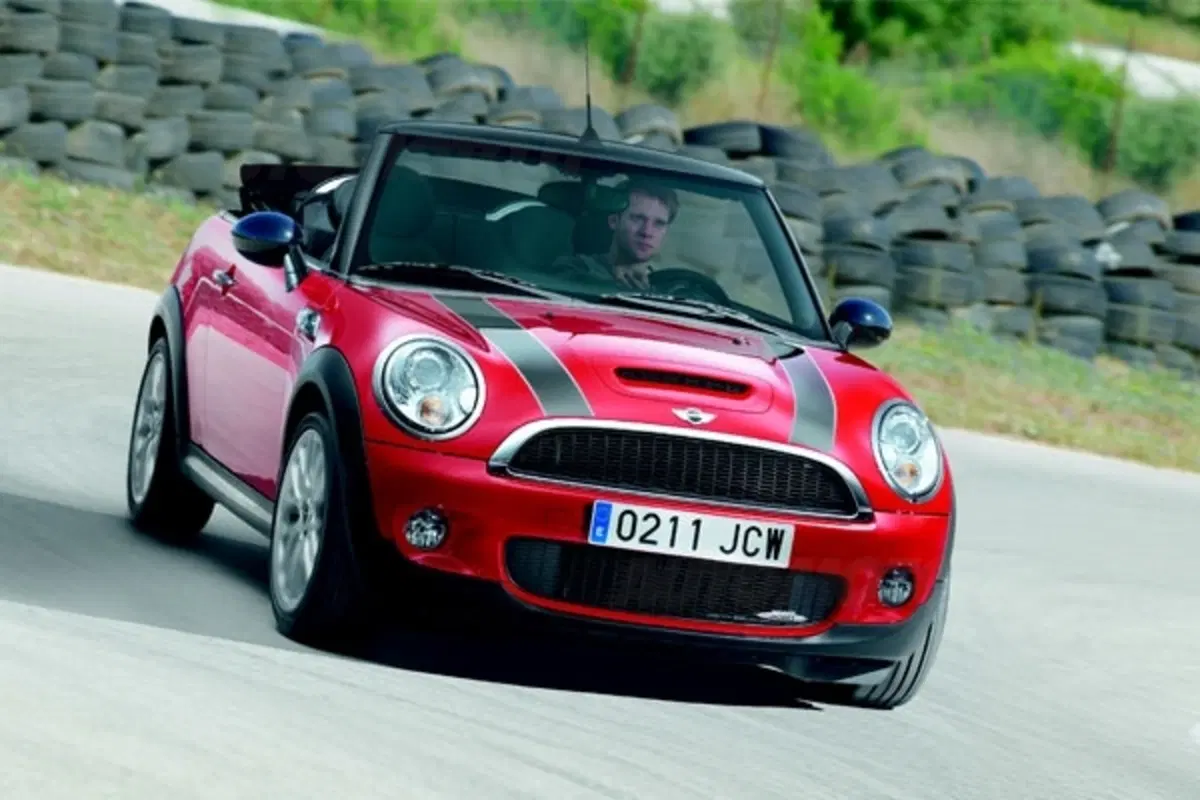 Mini John Cooper Works Cabrio (18)