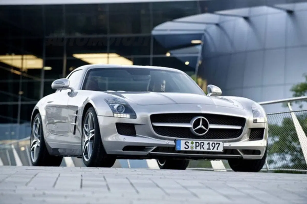 Mercedes SLS AMG (8)