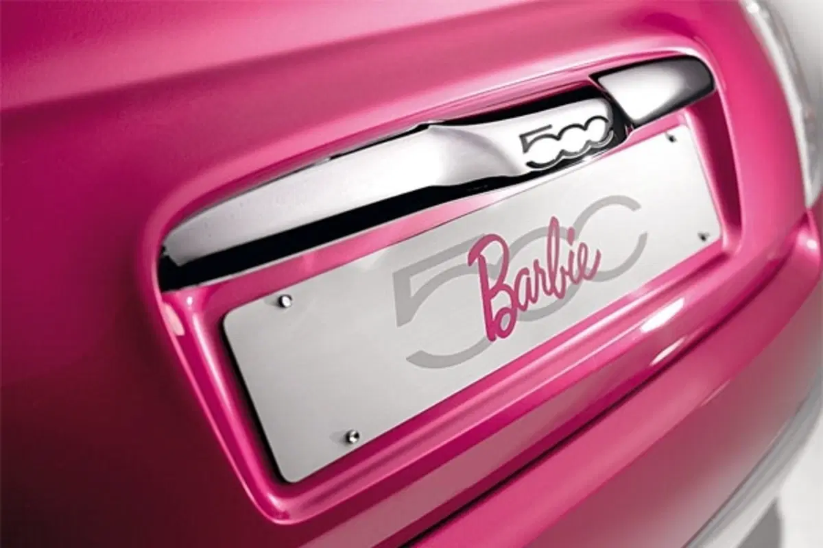 Fiat 500 Barbie (10)