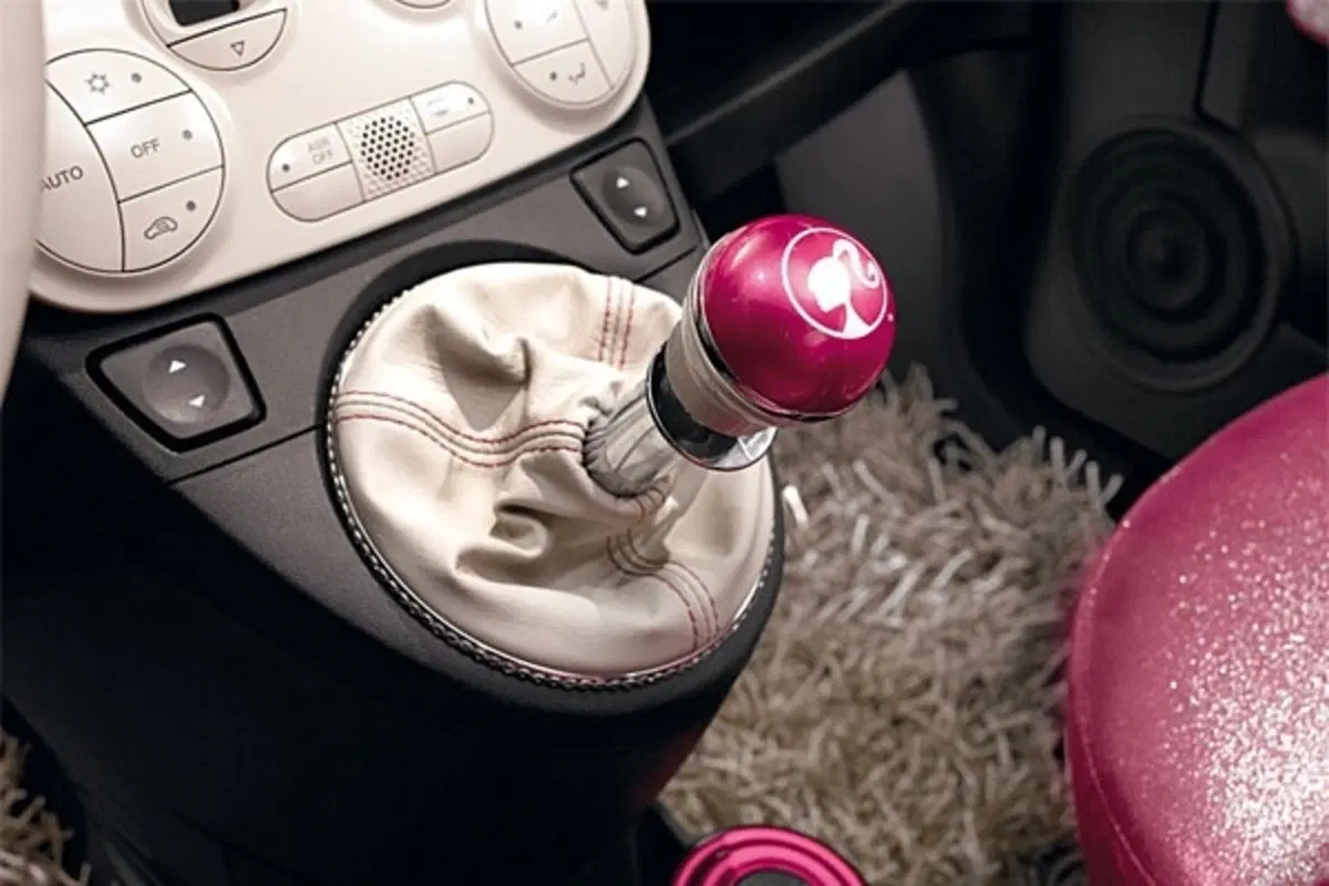 Fiat 500 Barbie (12)