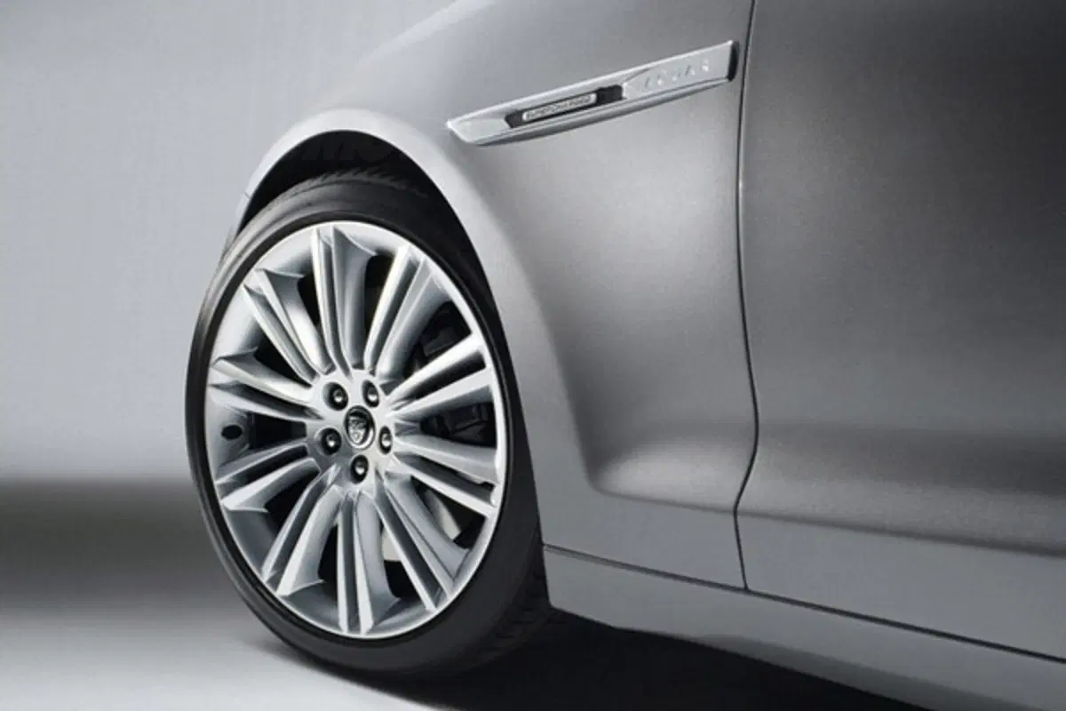 Nuova Jaguar XJ (20)