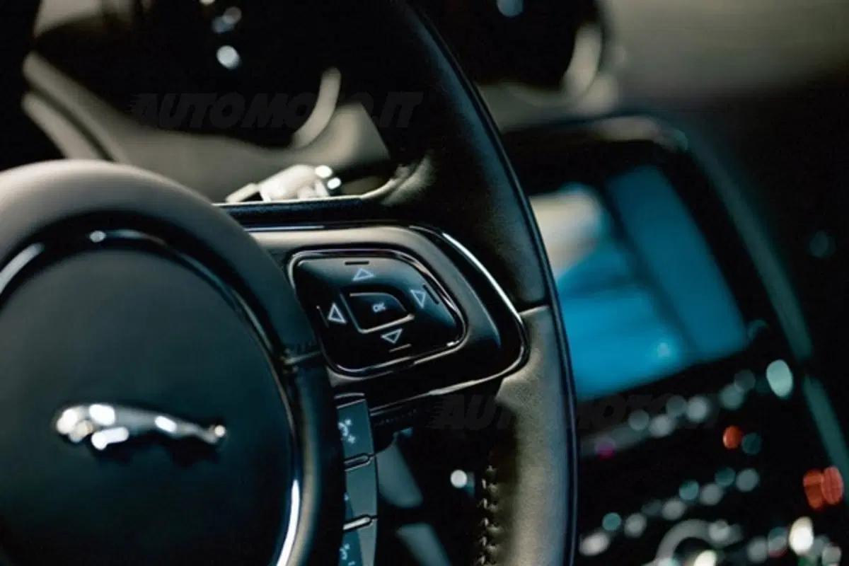 Nuova Jaguar XJ (23)