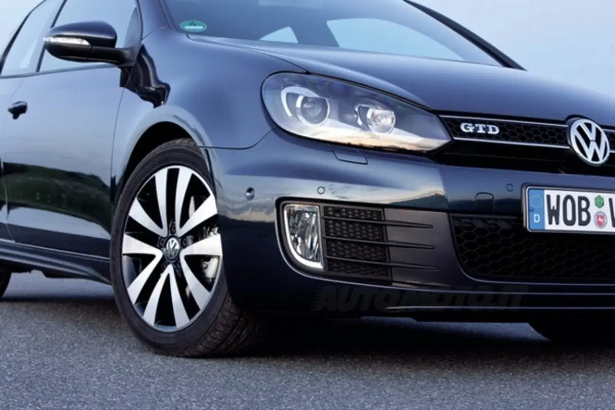 Volkswagen Golf VI GTD (2)