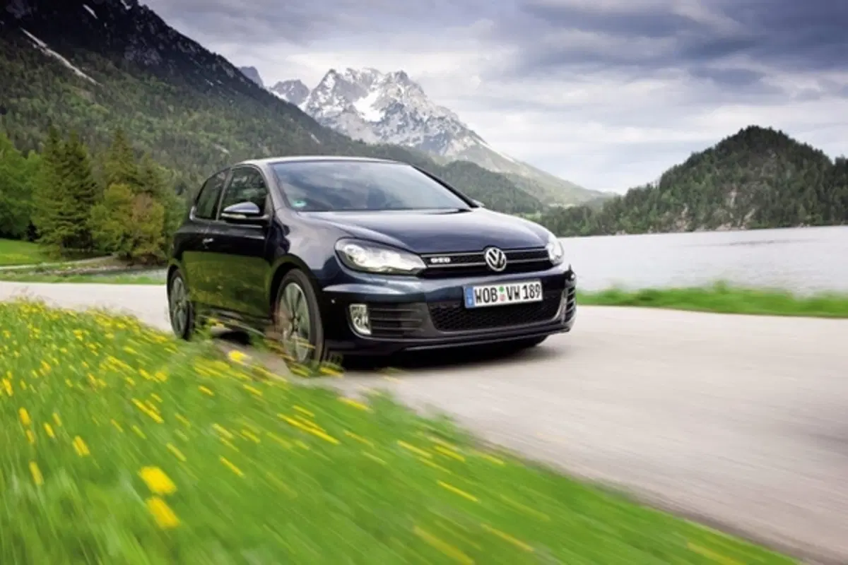 Volkswagen Golf VI GTD (12)