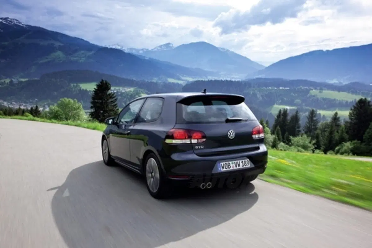 Volkswagen Golf VI GTD (13)