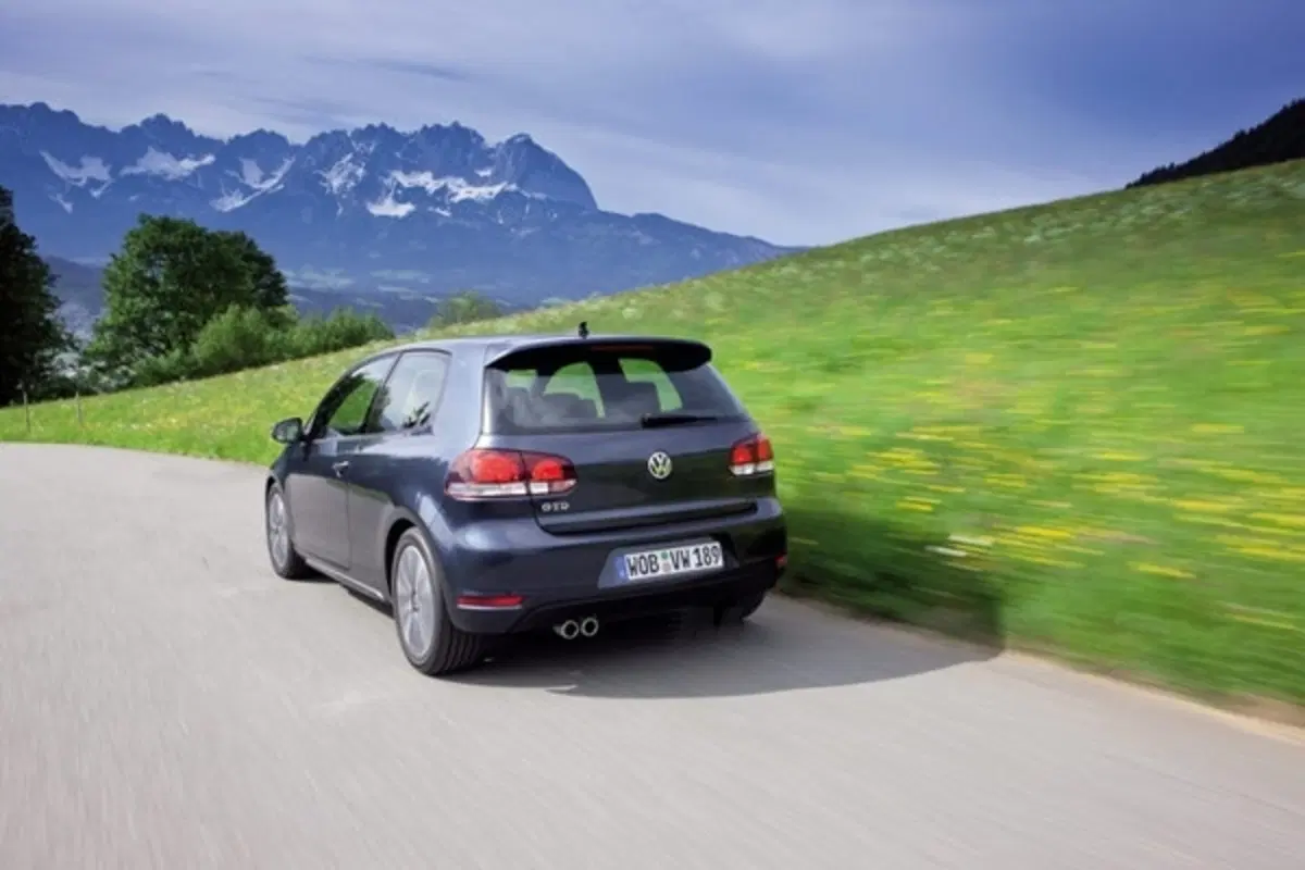 Volkswagen Golf VI GTD (14)