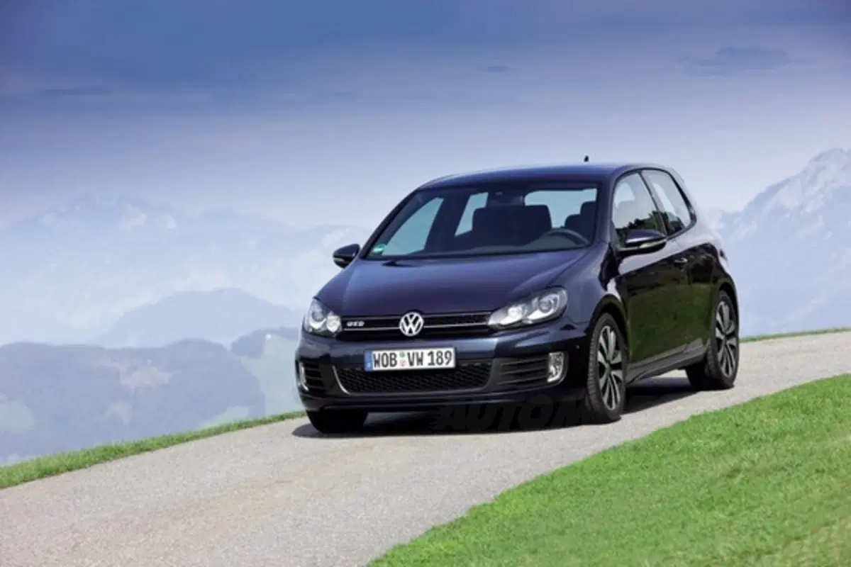 Volkswagen Golf VI GTD (16)