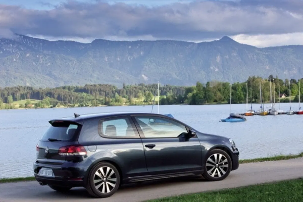 Volkswagen Golf VI GTD (18)