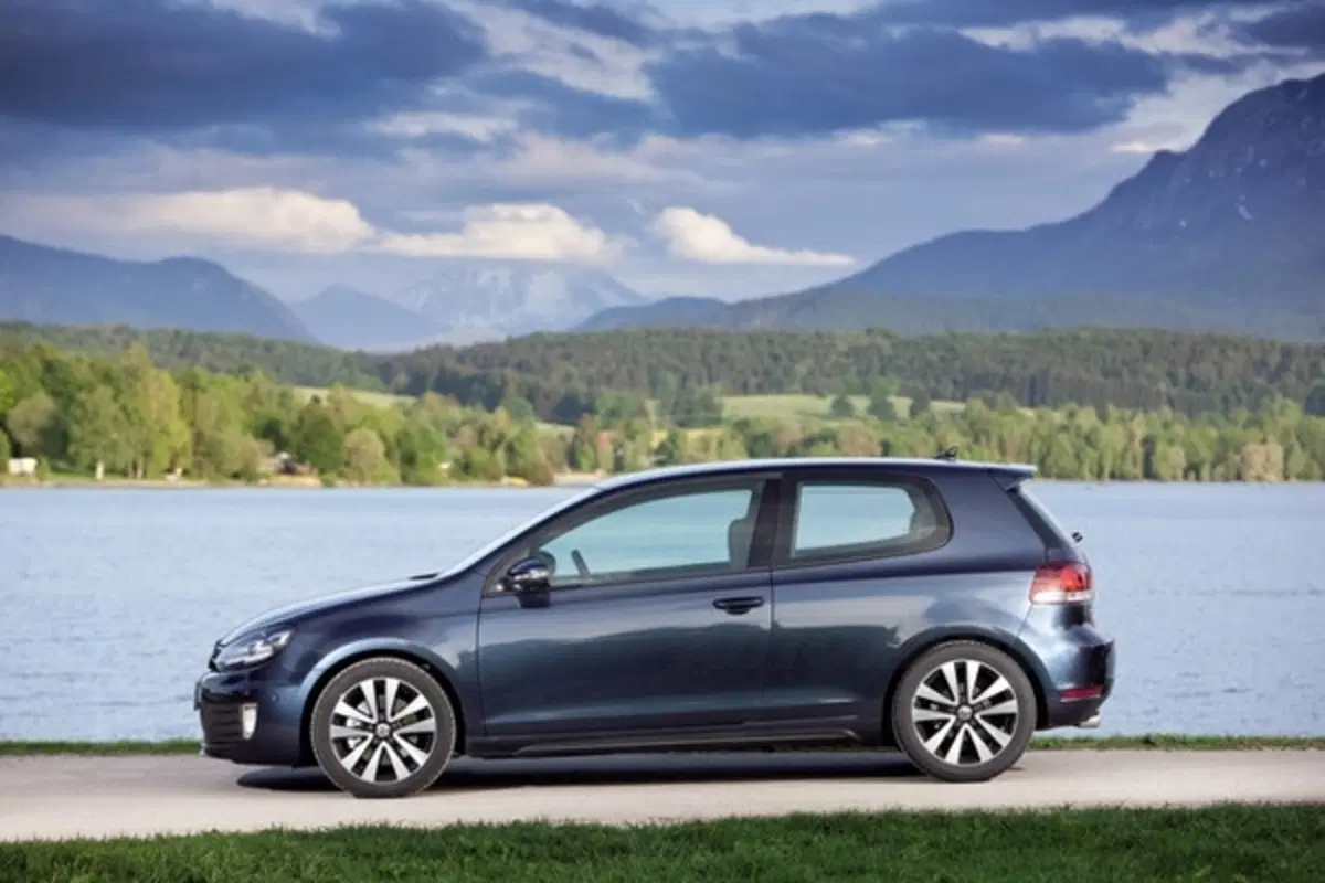 Volkswagen Golf VI GTD (19)