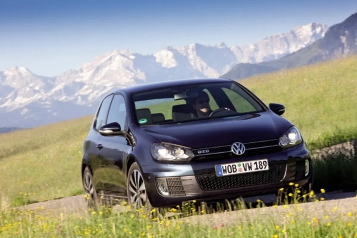 Volkswagen Golf VI GTD (28)