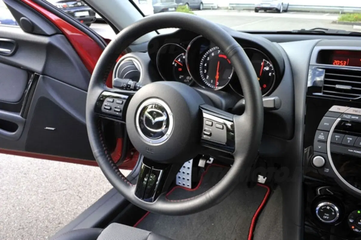 Mazda RX-8 restyling (33)