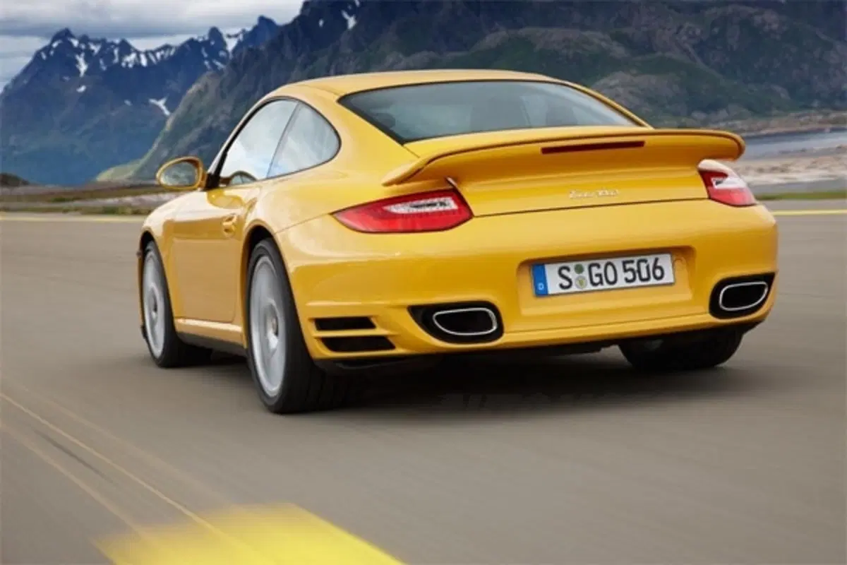 Porsche 911 Turbo restyling 2010 (3)